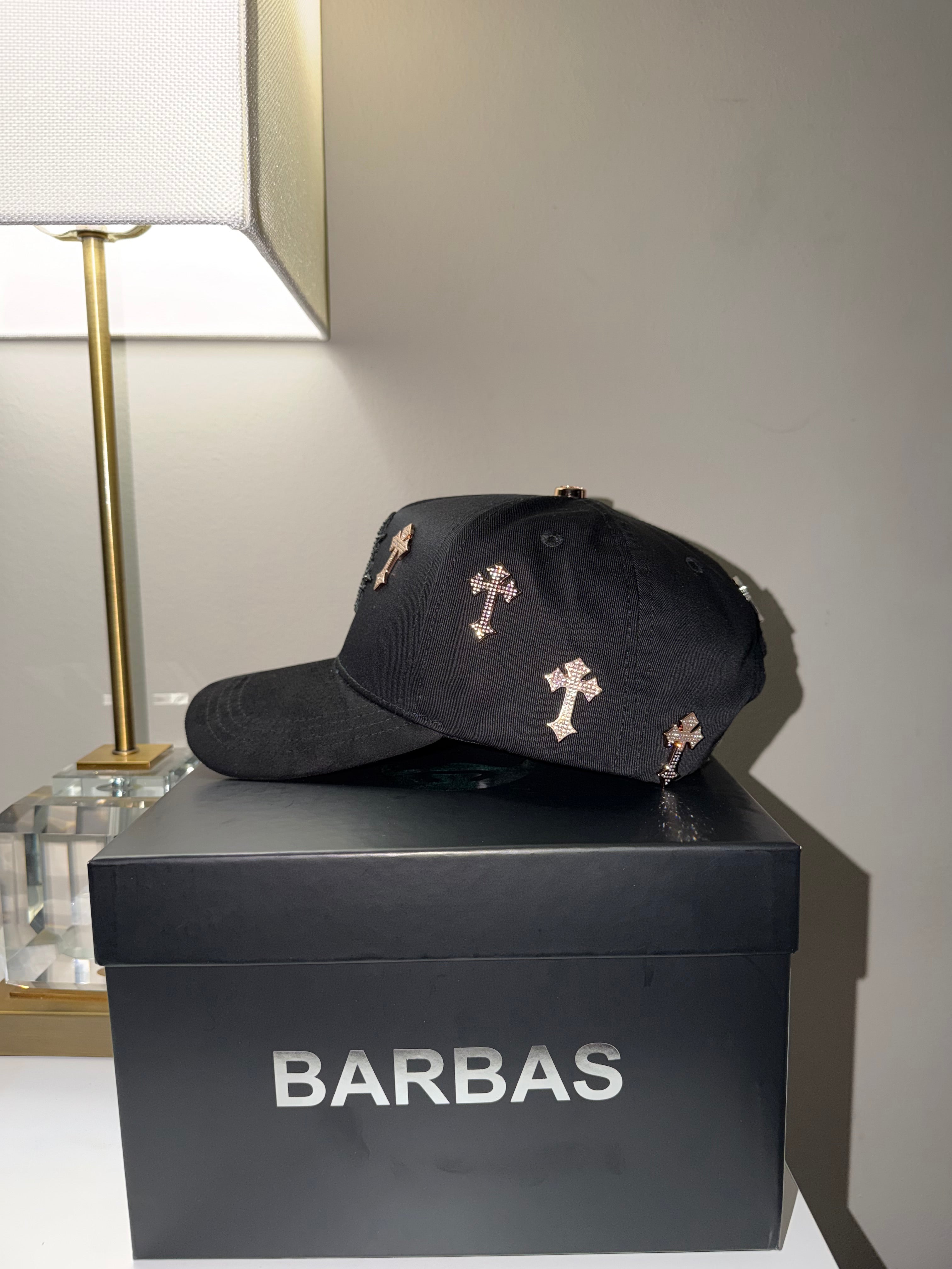 Barbas hats B cross 24k de oro con pin de diamante vvs